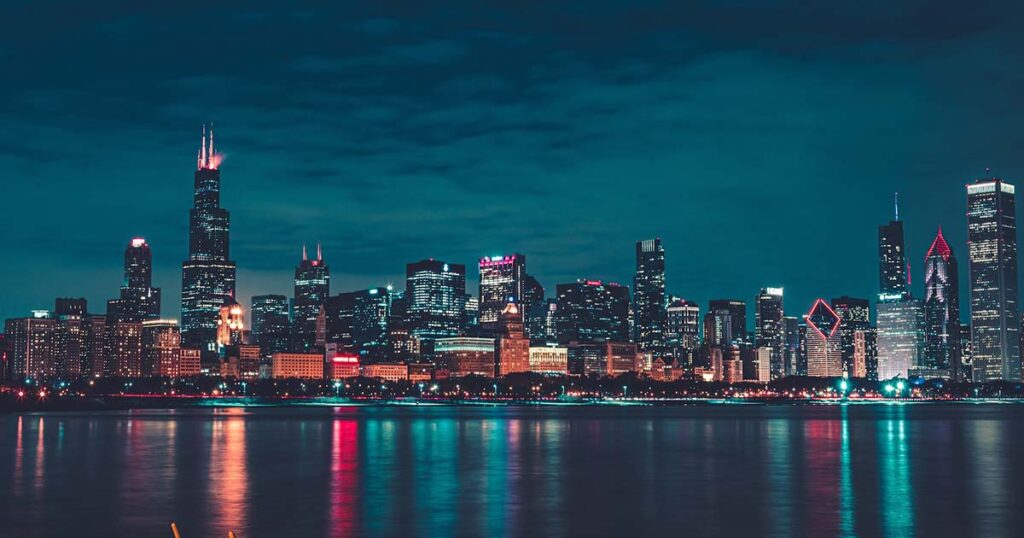 La gran ciudad de chicago con sus lagos y sus rascacielos de fondo